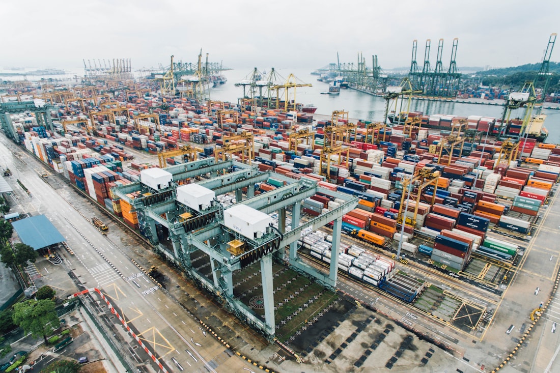 Cross-border logistics terminal